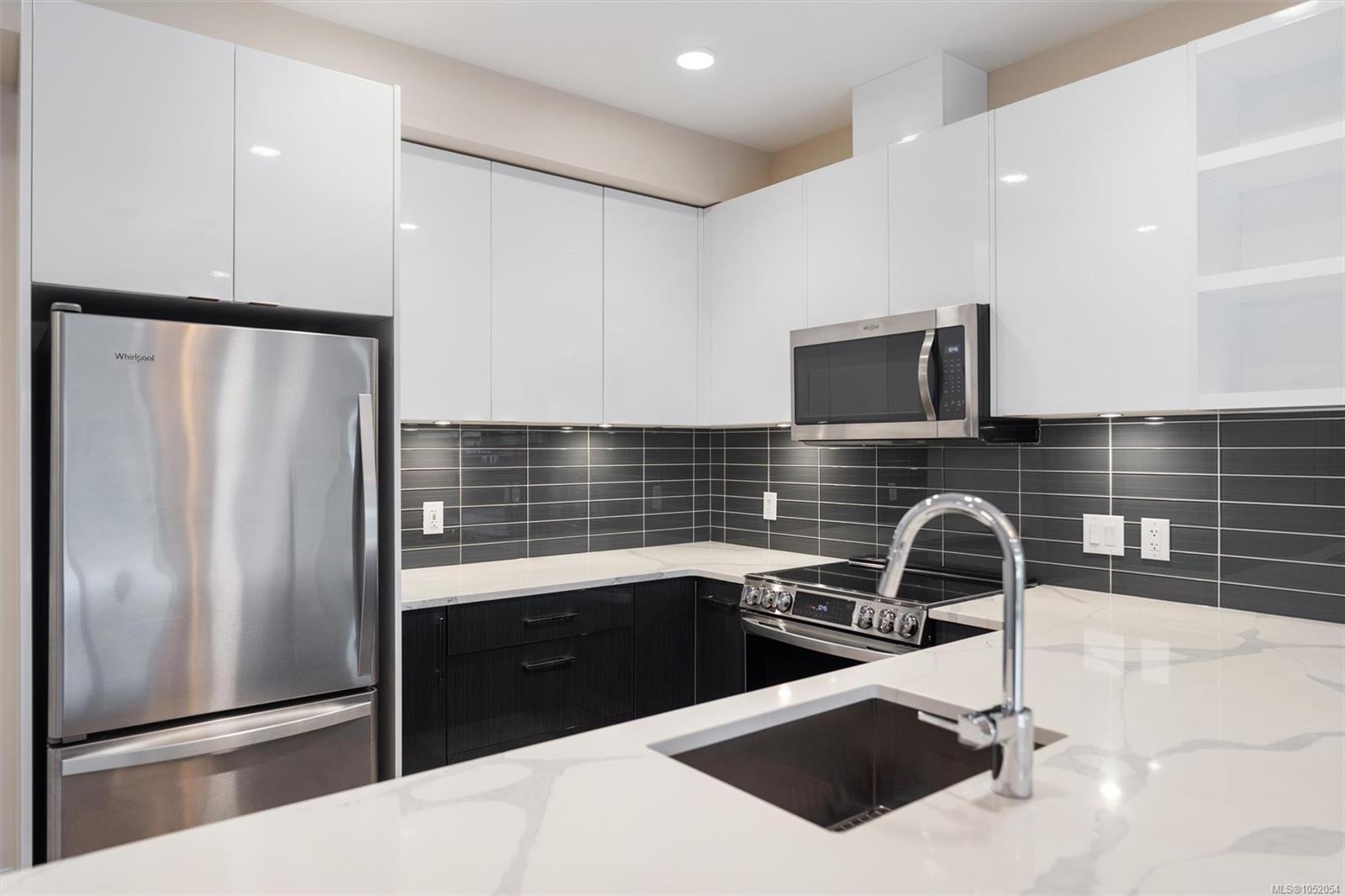 406-1311 Lakepoint Way — listing photo 7 of 36