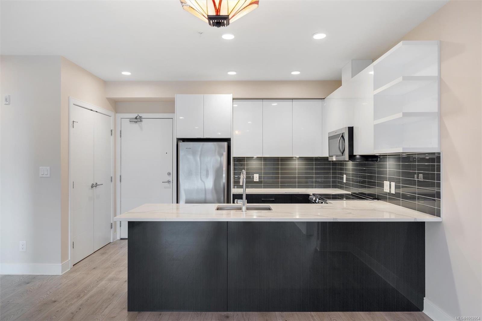 406-1311 Lakepoint Way — listing photo 8 of 36