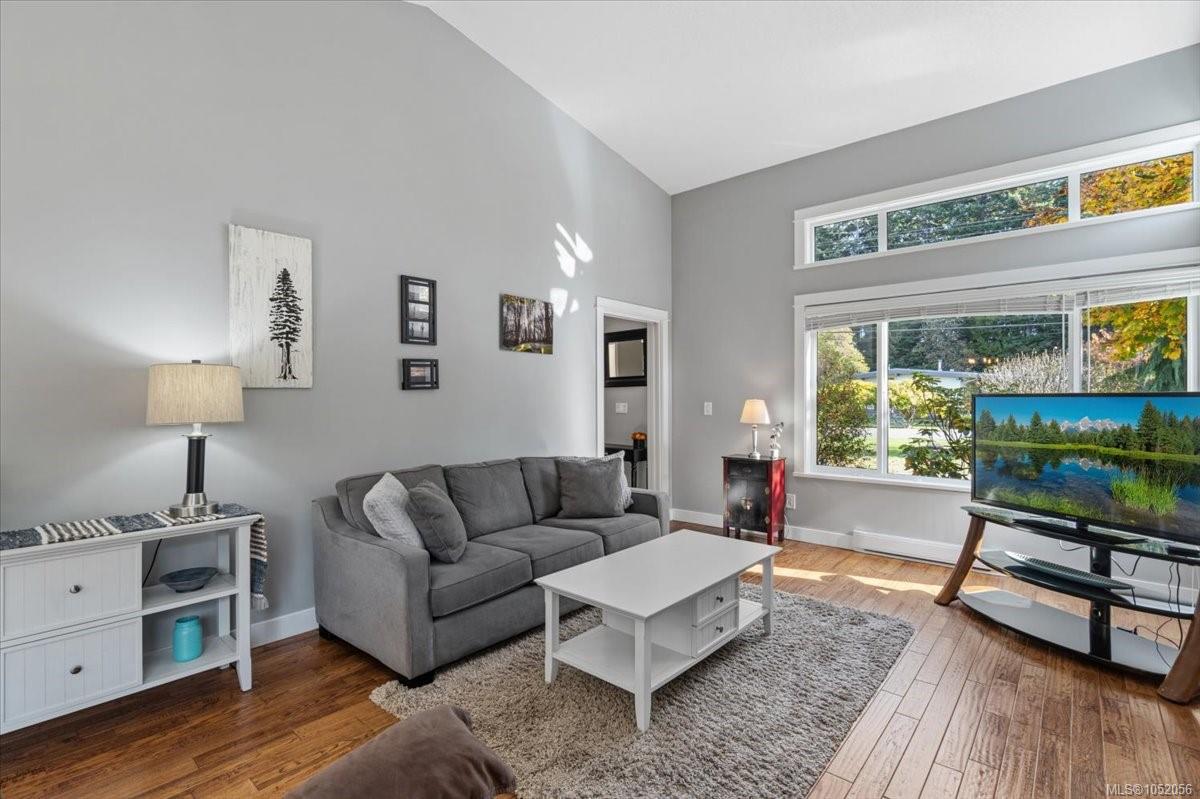 558 Johnstone Rd — listing photo 12 of 64