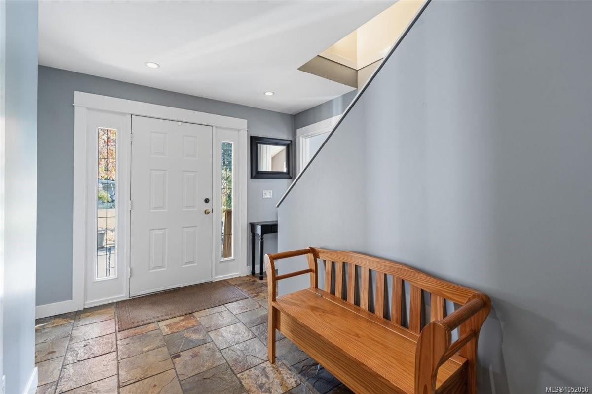 558 Johnstone Rd — listing photo 6 of 64