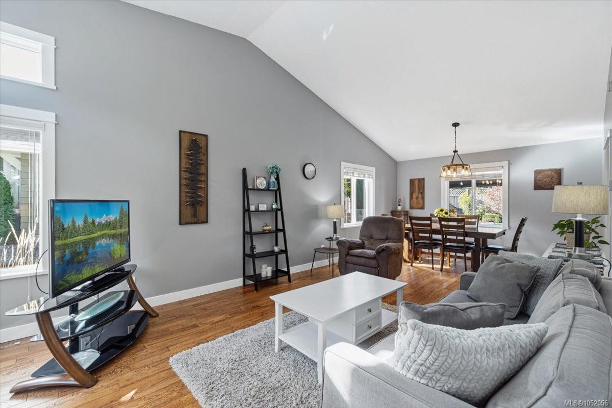 558 Johnstone Rd — listing photo 9 of 64