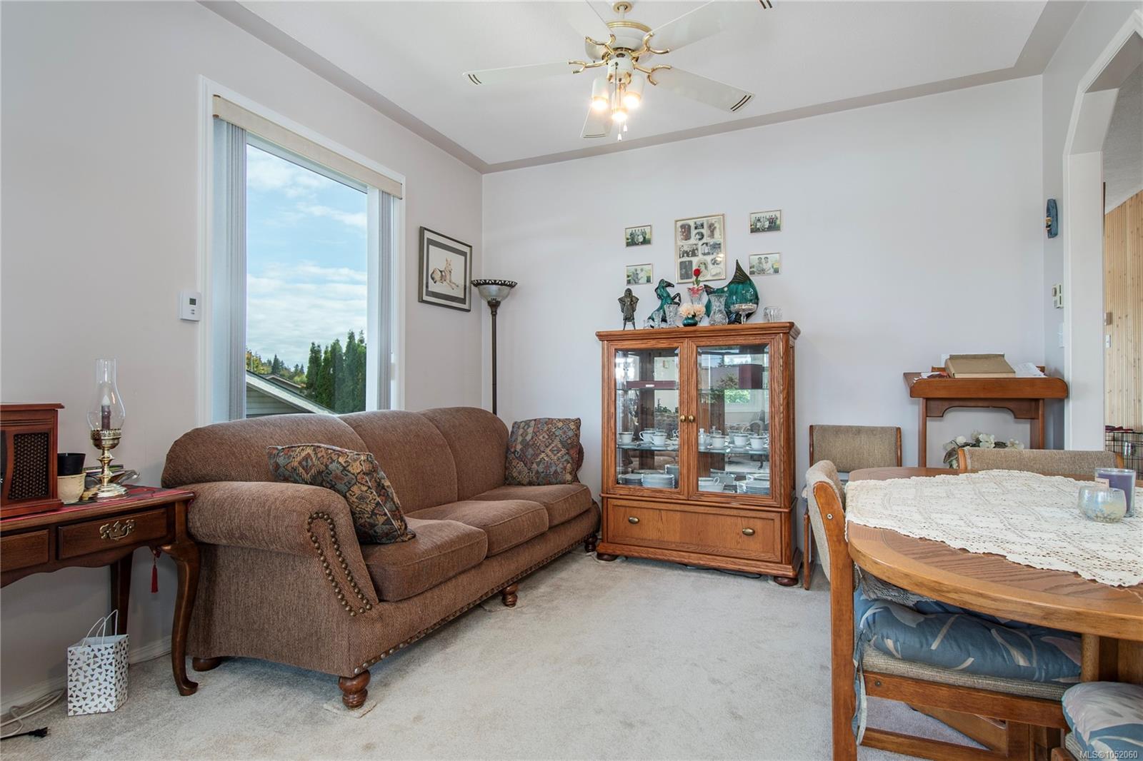 1667 Meadowbrook Dr — listing photo 11 of 41
