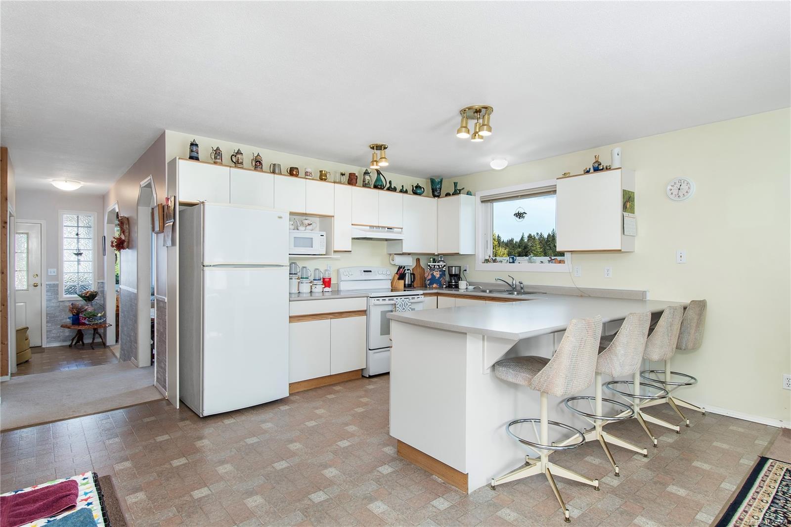 1667 Meadowbrook Dr — listing photo 12 of 41