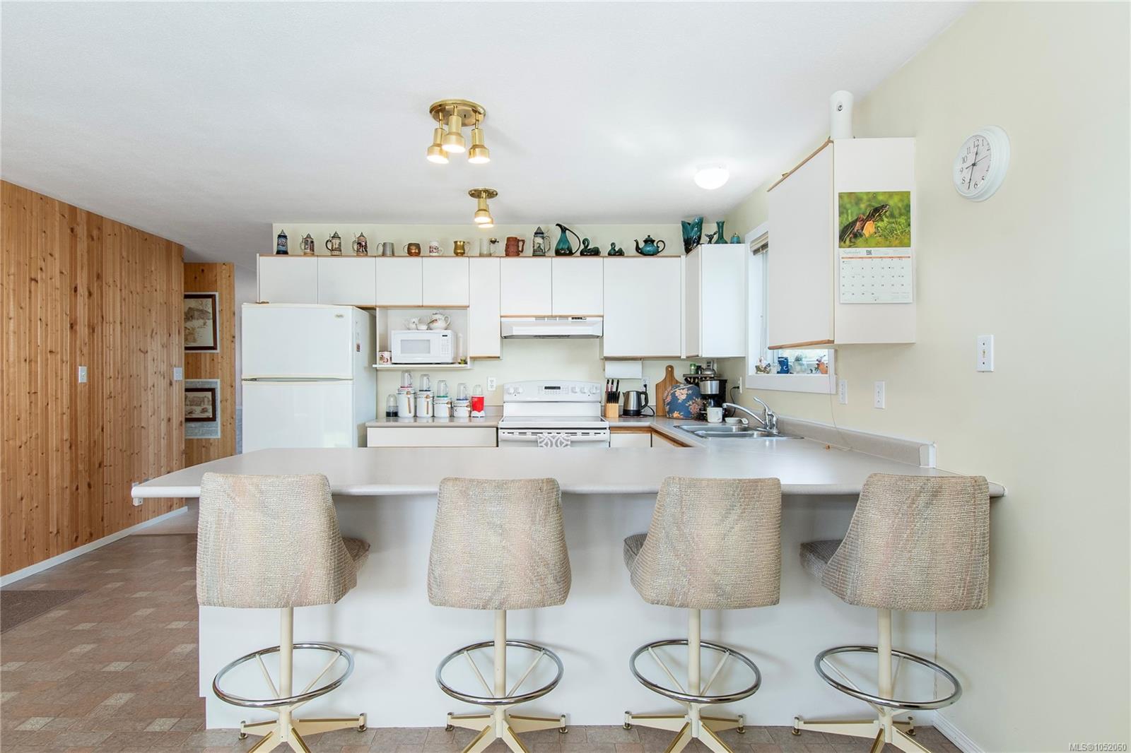 1667 Meadowbrook Dr — listing photo 13 of 41