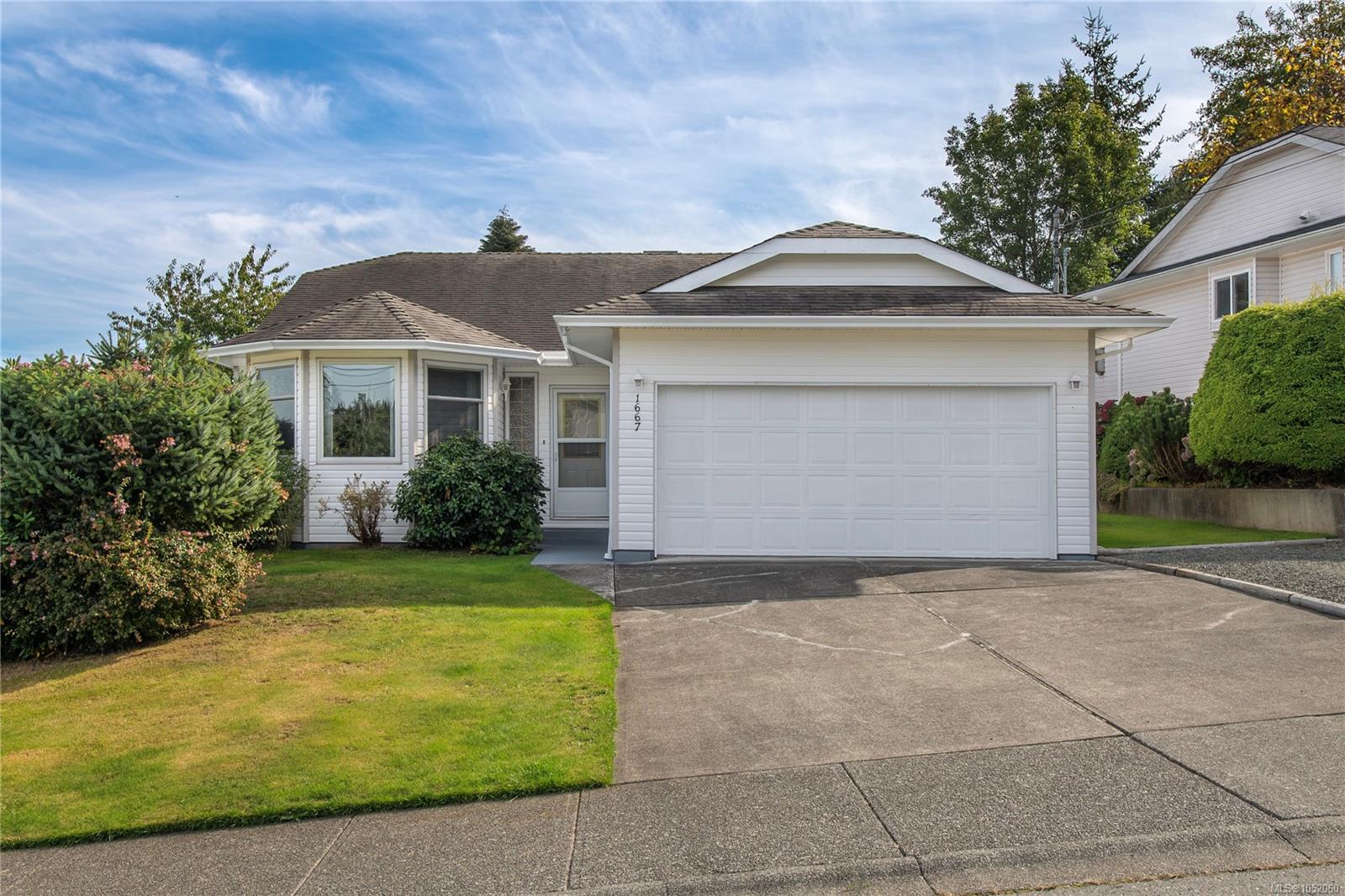 1667 Meadowbrook Dr — listing photo 3 of 41