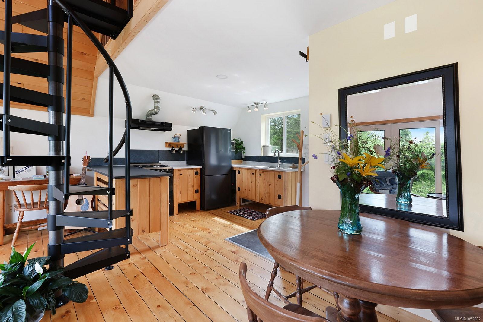 4150 Pinecrest Rd — listing photo 6 of 57