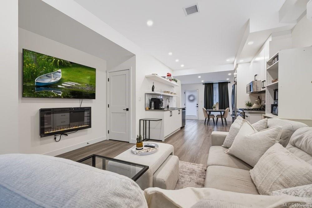 2831 Caster Pl — listing photo 12 of 30