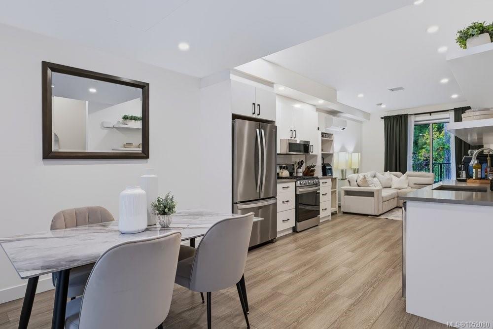 2831 Caster Pl — listing photo 6 of 30