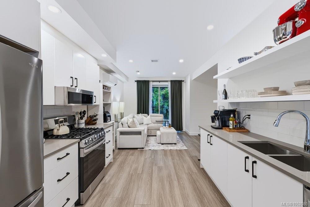 2831 Caster Pl — listing photo 8 of 30