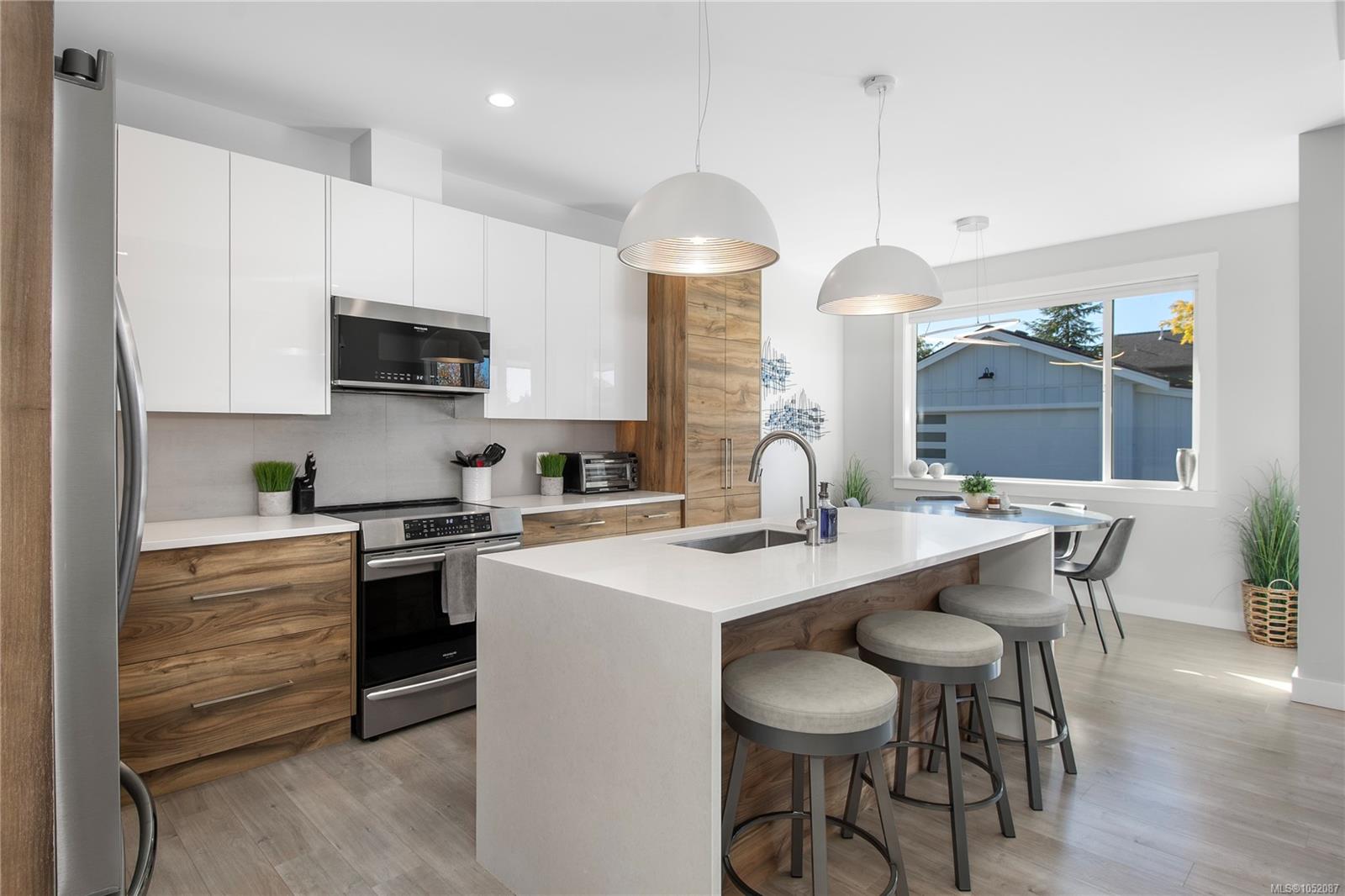 140 WALWORTH Rd — listing photo 9 of 42