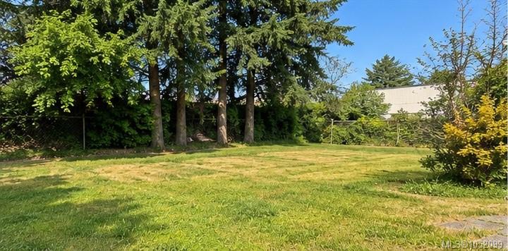 2480 Island Hwy — listing photo 5 of 12
