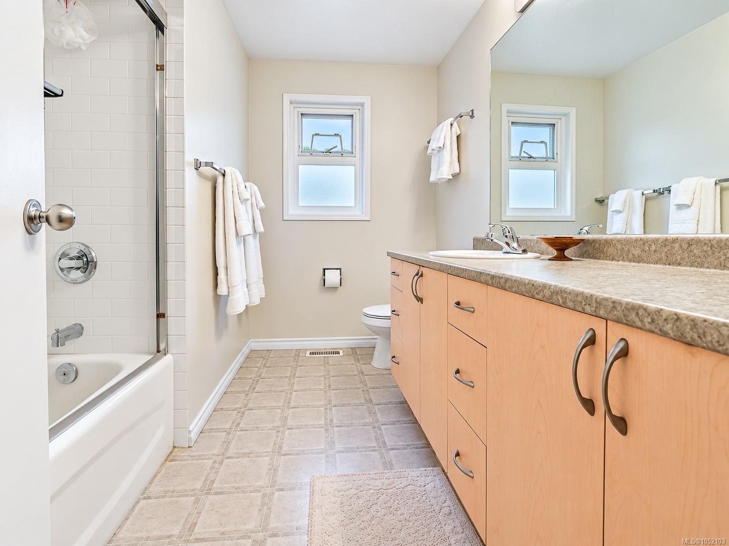 3524 Plymouth Rd — listing photo 13 of 46