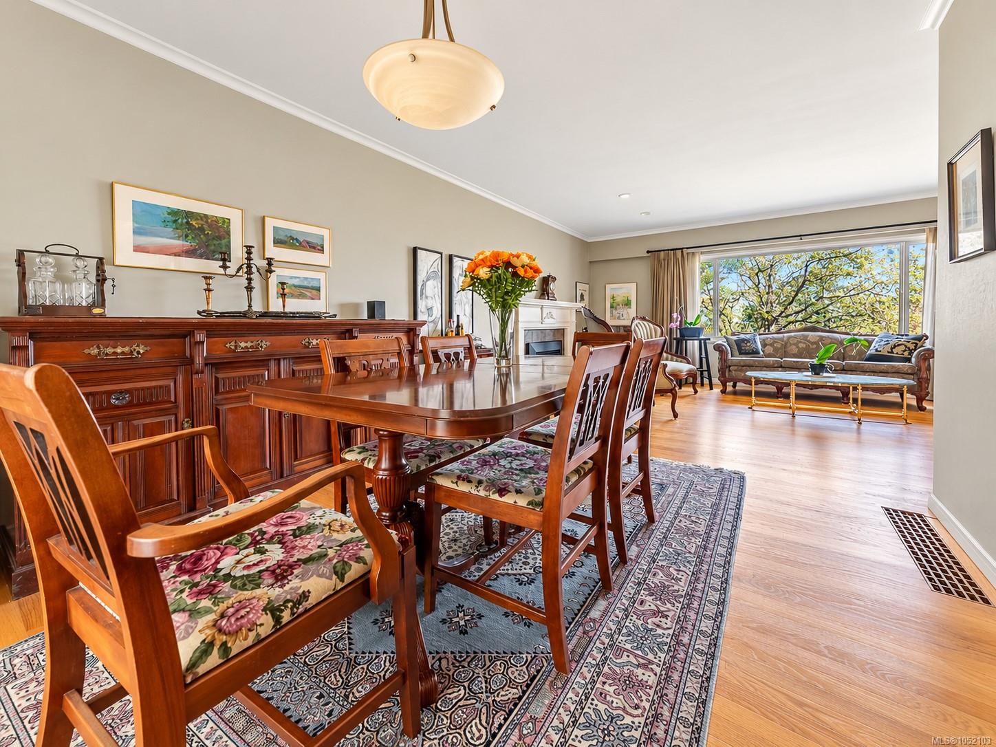 3524 Plymouth Rd — listing photo 6 of 46
