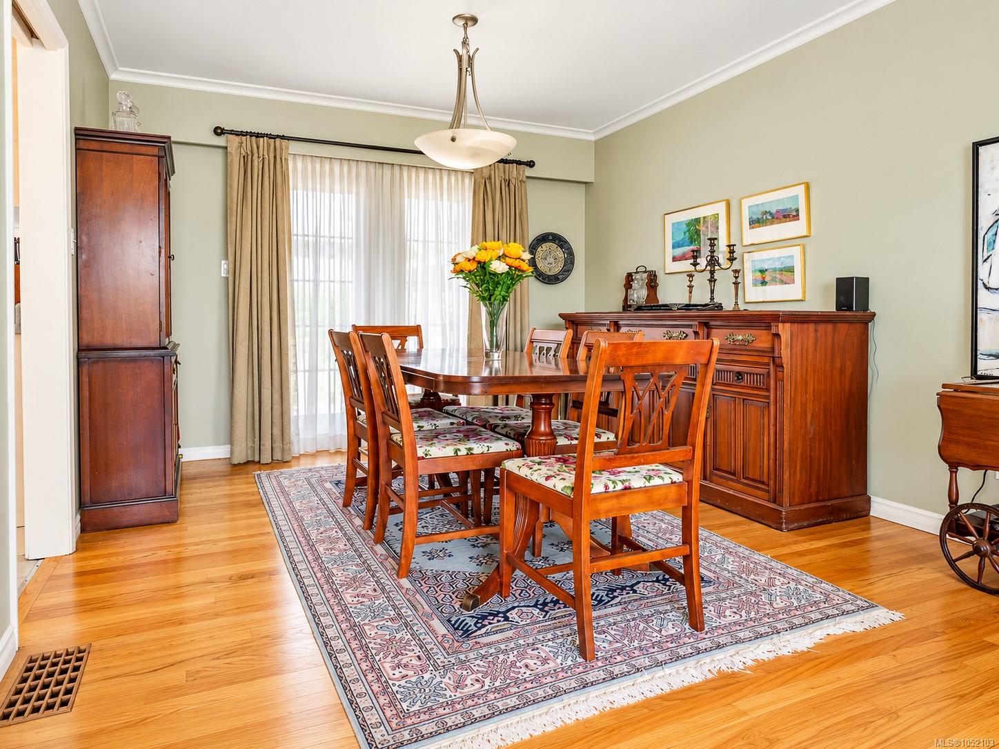 3524 Plymouth Rd — listing photo 7 of 46