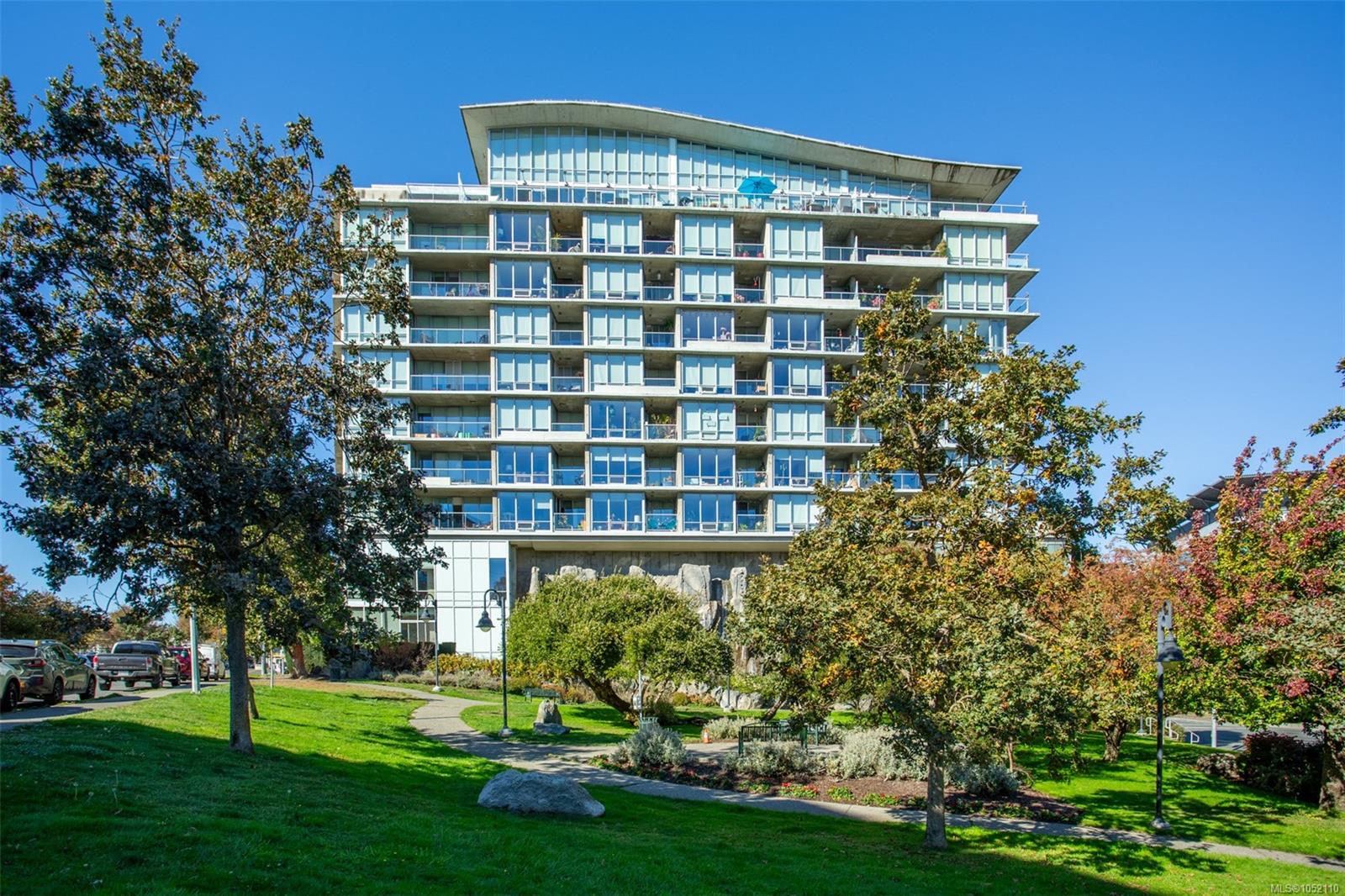 805-160 Wilson St — listing photo 2 of 62