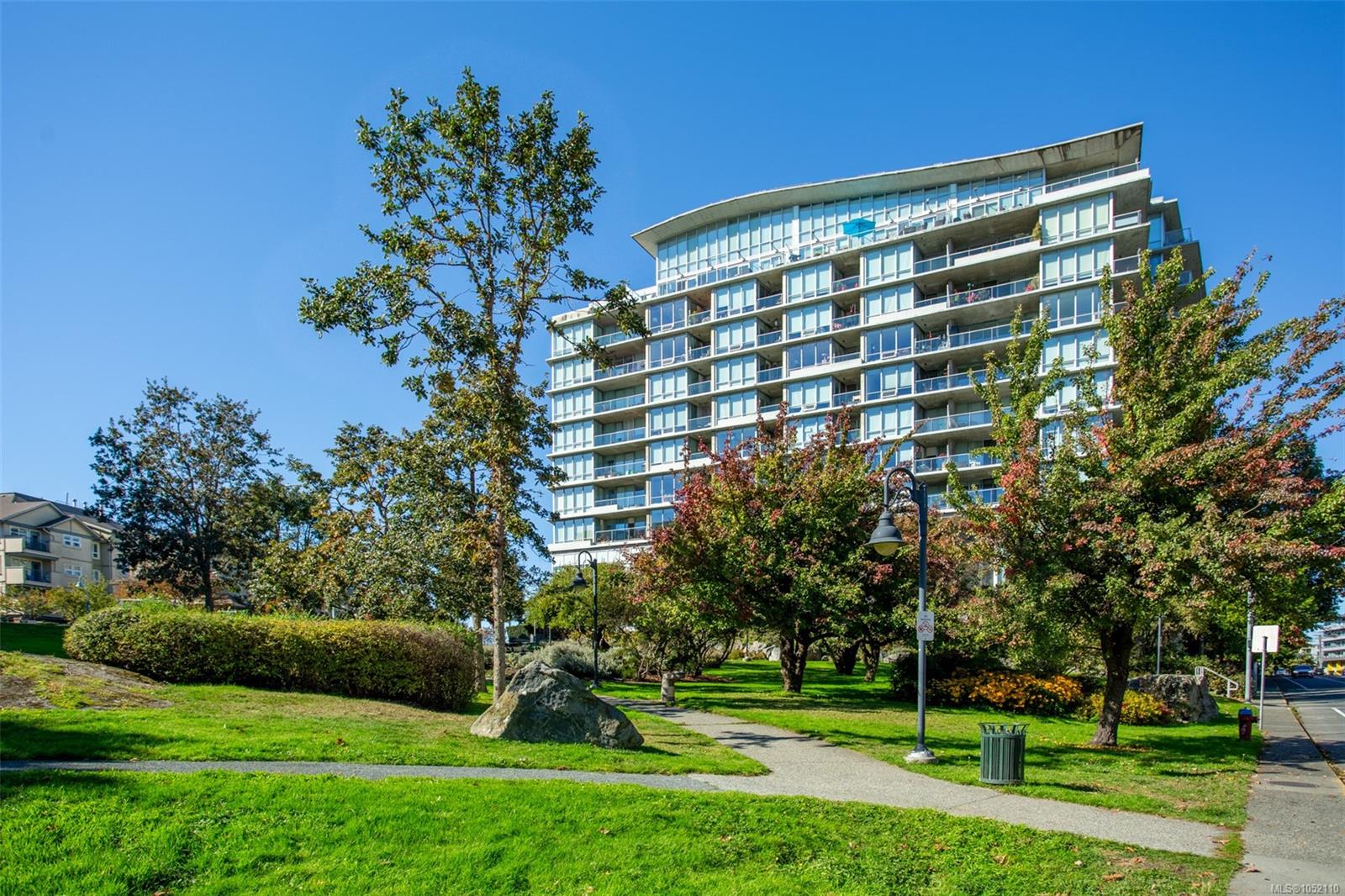 805-160 Wilson St — listing photo 3 of 62
