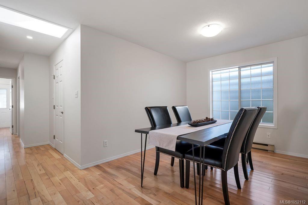 2594 Sinclair Rd — listing photo 6 of 37