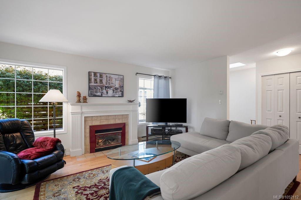 2594 Sinclair Rd — listing photo 7 of 37