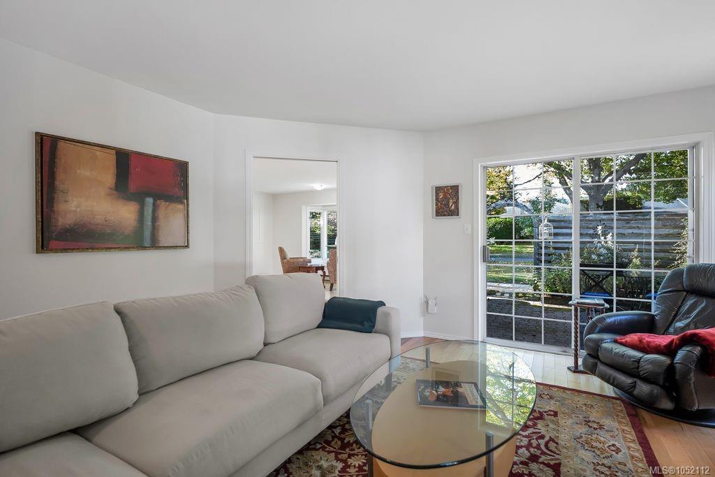 2594 Sinclair Rd — listing photo 8 of 37