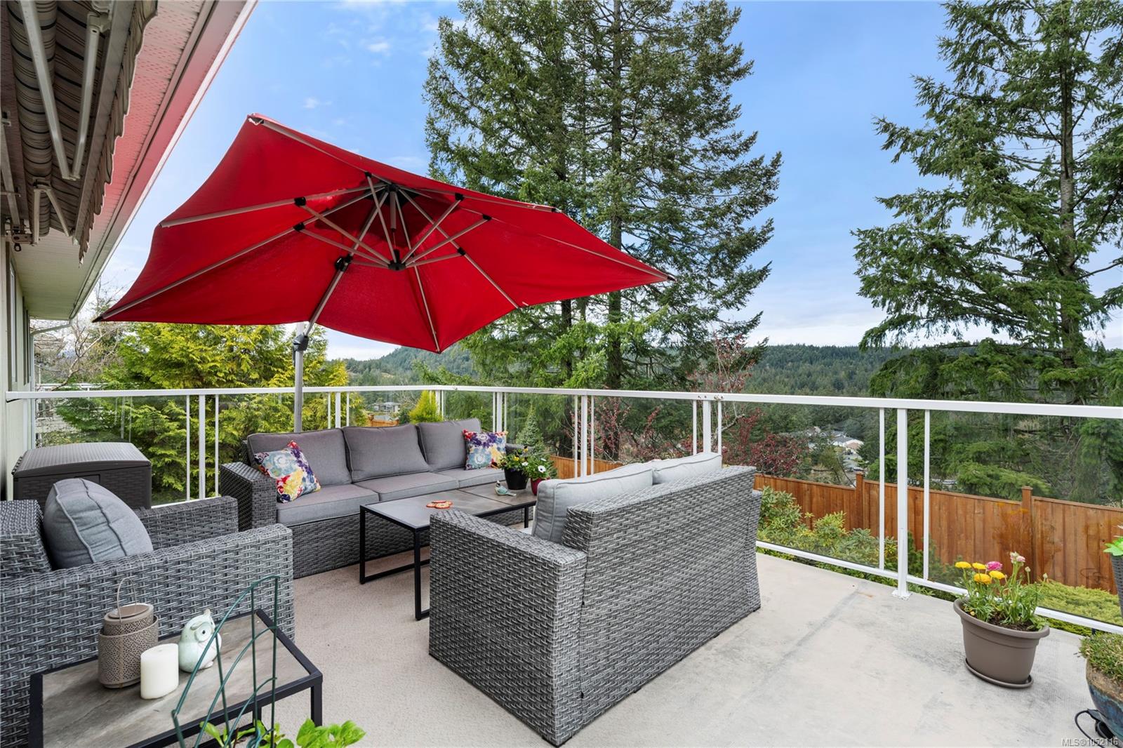 3255 Folkestone Dr — listing photo 4 of 37