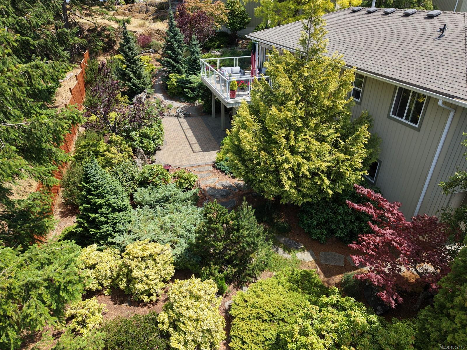 3255 Folkestone Dr — listing photo 5 of 37