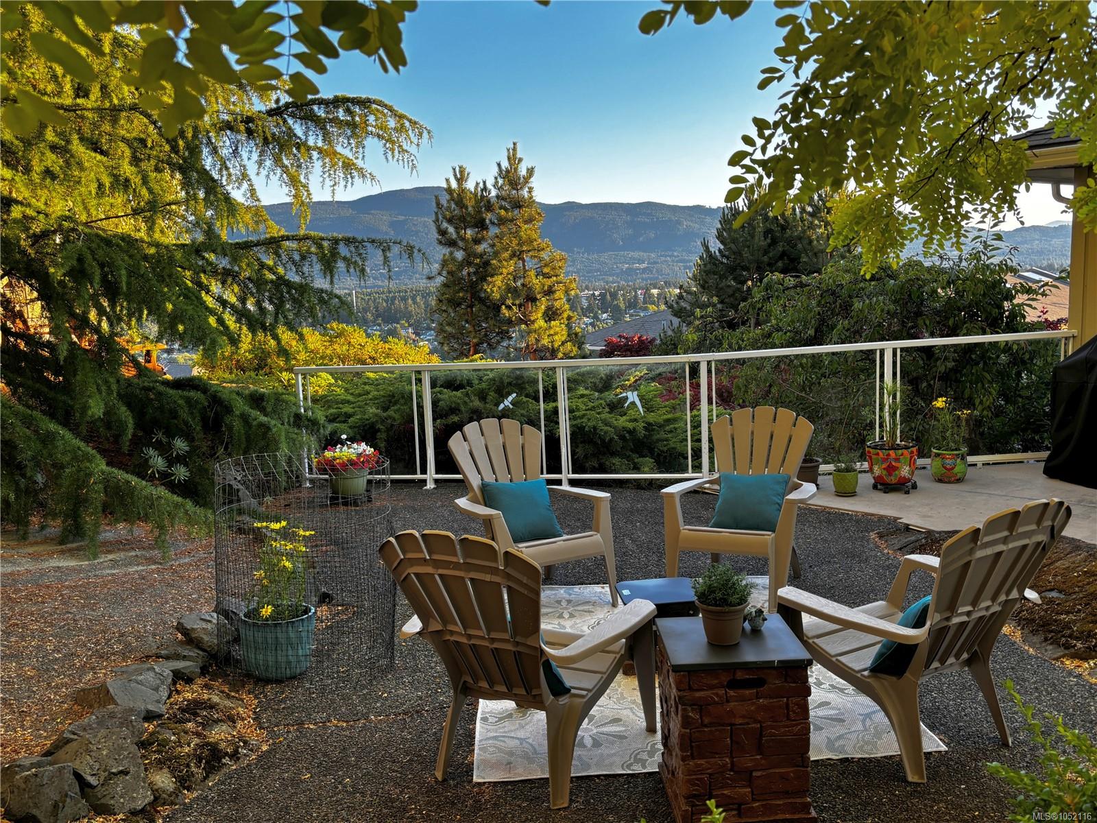 3255 Folkestone Dr — listing photo 7 of 37