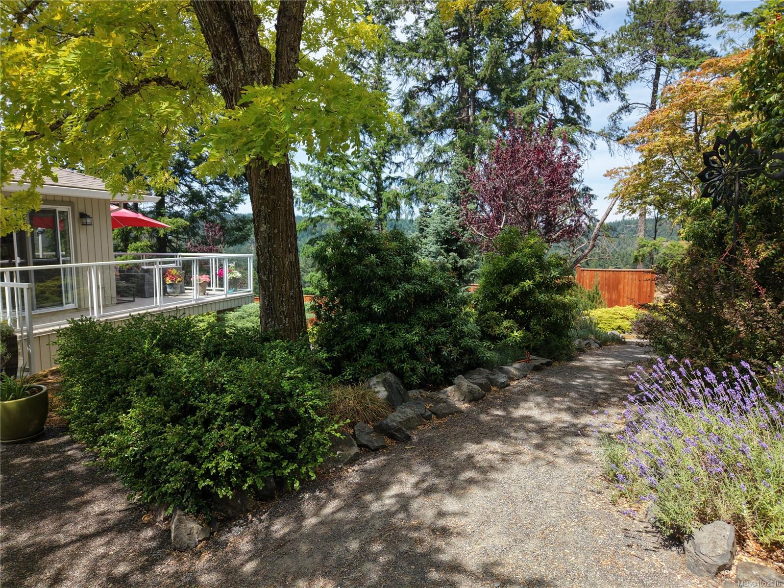 3255 Folkestone Dr — listing photo 9 of 37