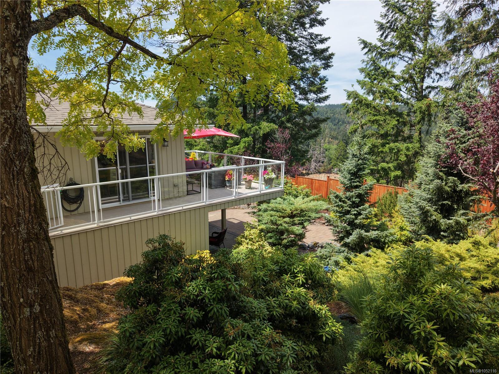 3255 Folkestone Dr — listing photo 10 of 37