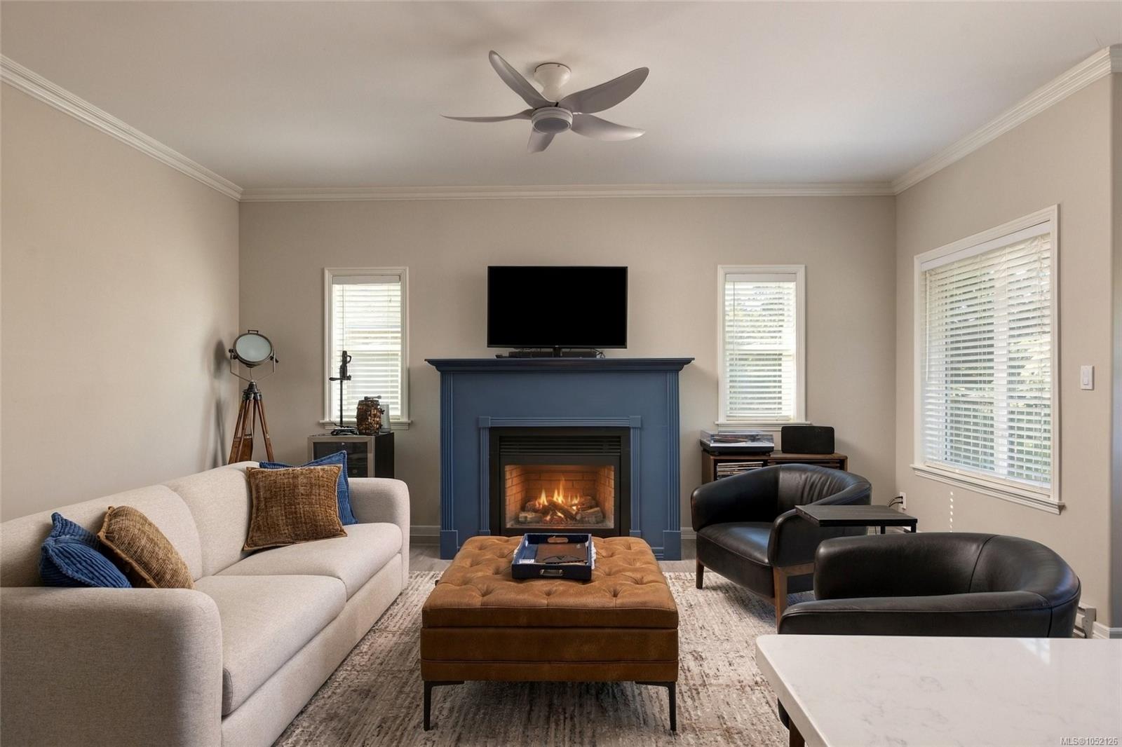 10965 Marti Lane — listing photo 5 of 48