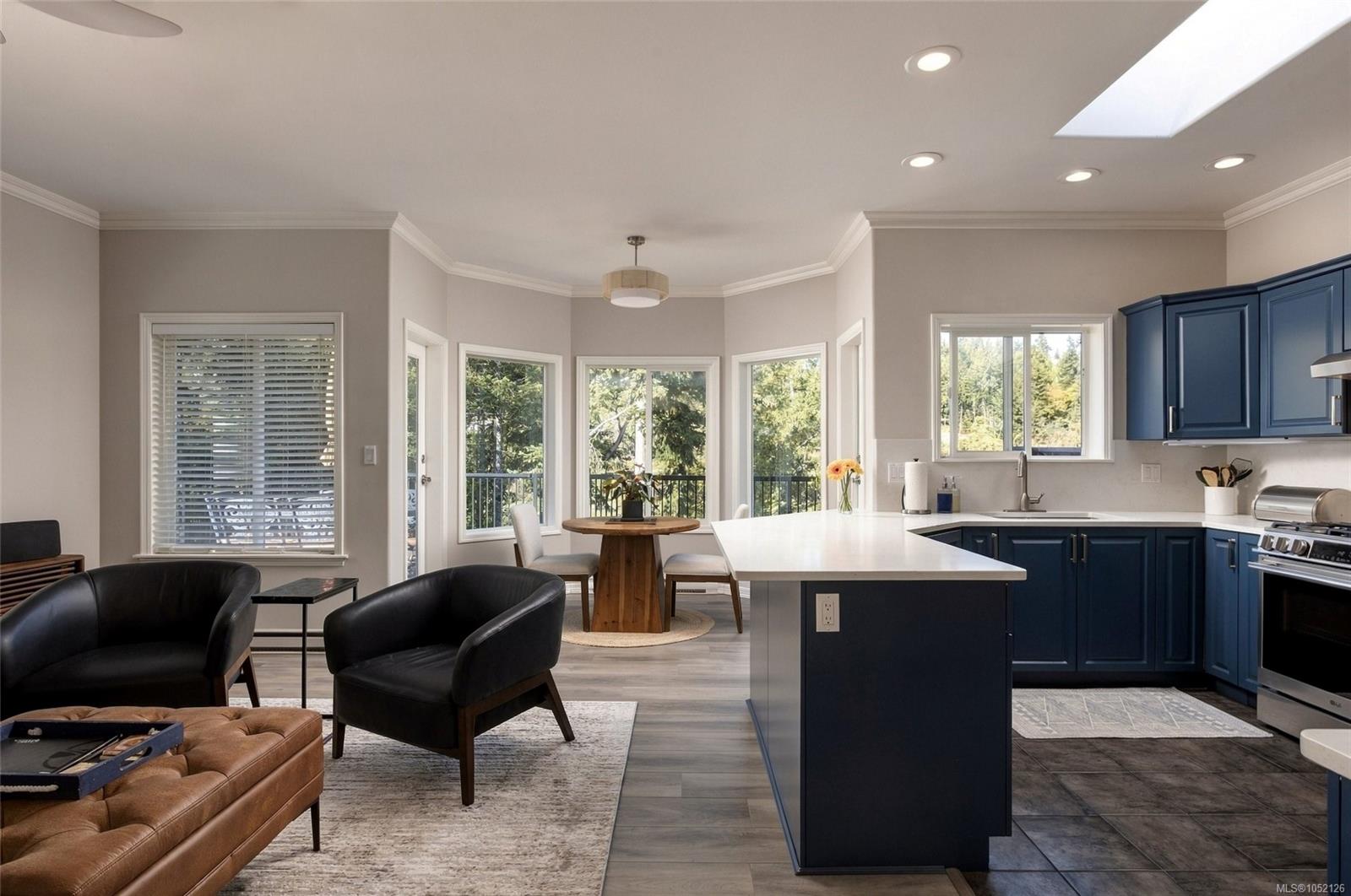 10965 Marti Lane — listing photo 9 of 48