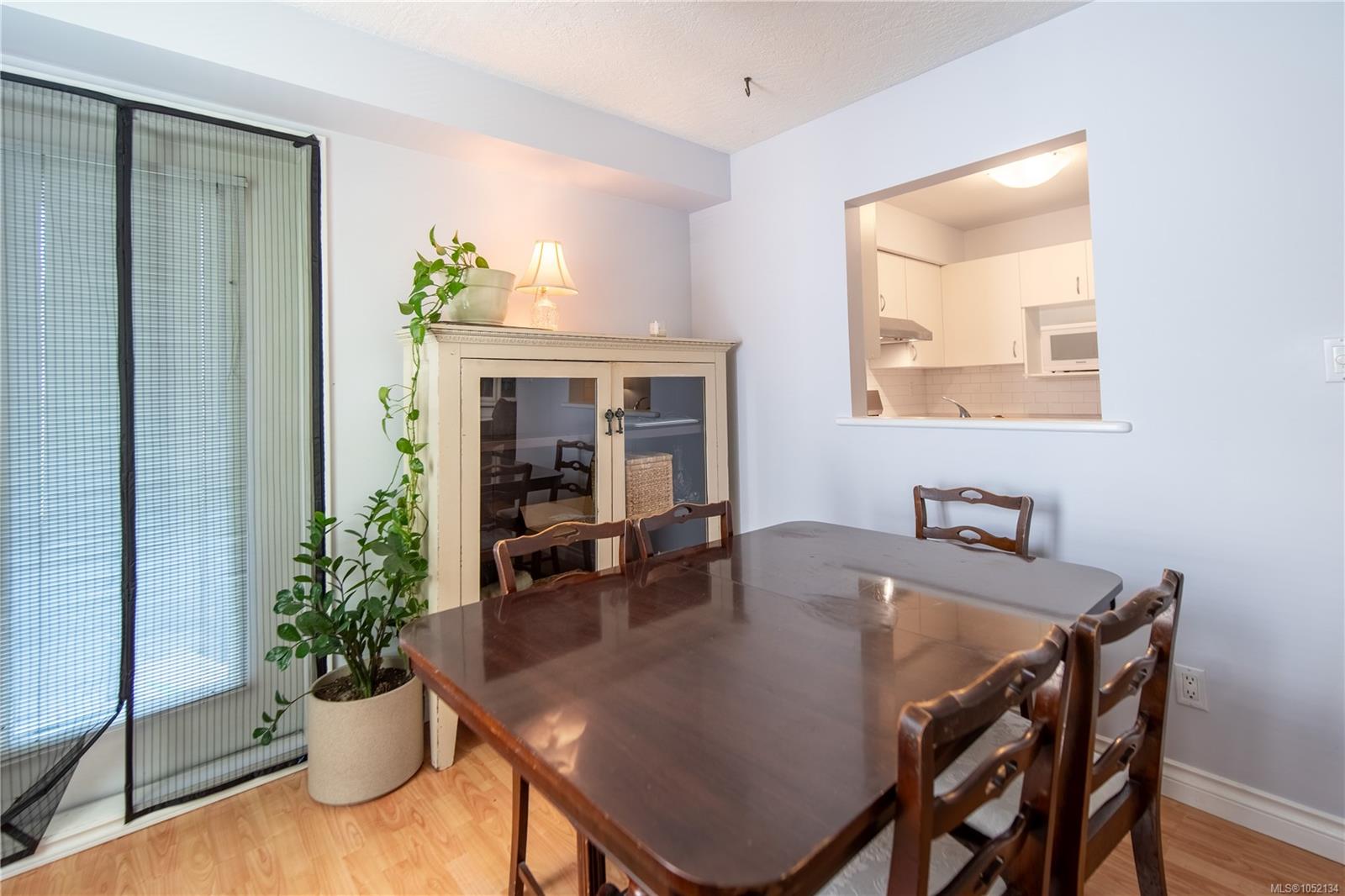 304-832 Fisgard St — listing photo 13 of 27