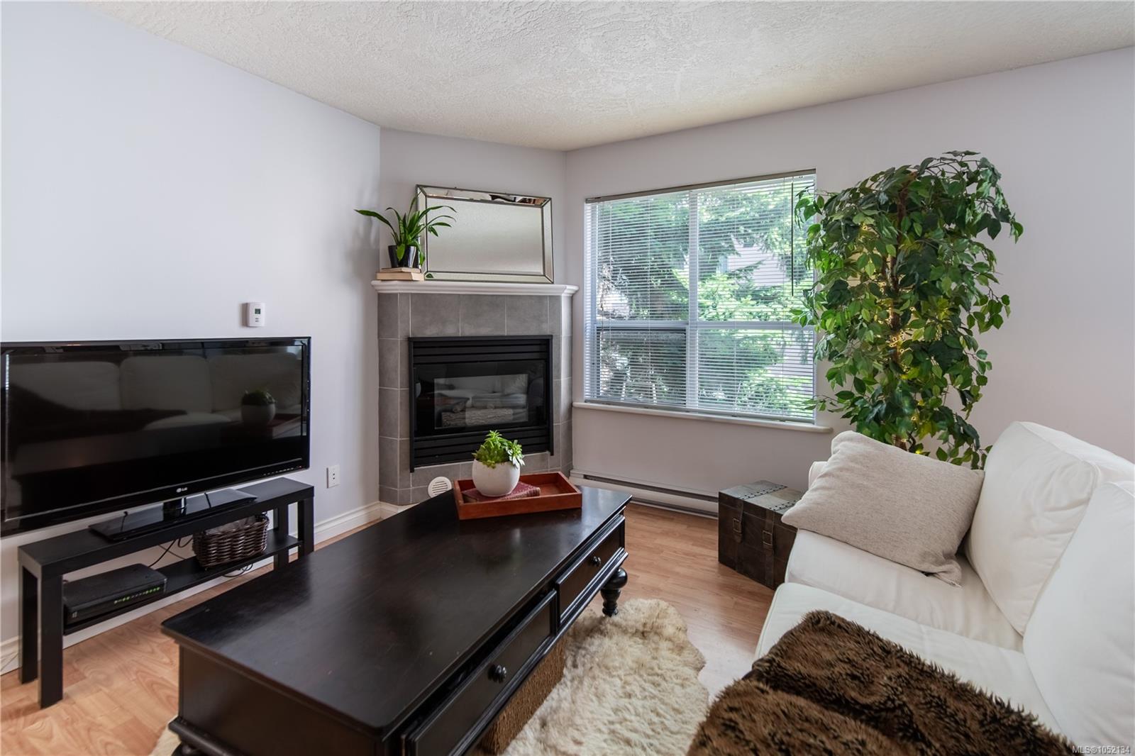 304-832 Fisgard St — listing photo 7 of 27