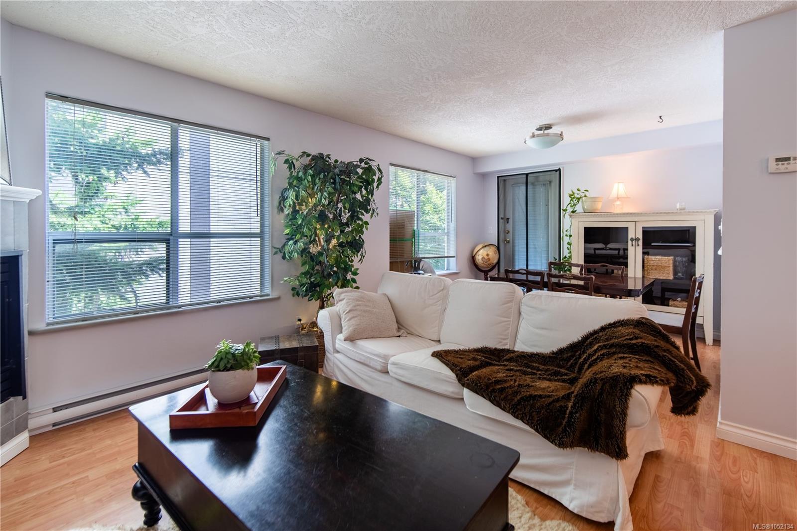 304-832 Fisgard St — listing photo 8 of 27