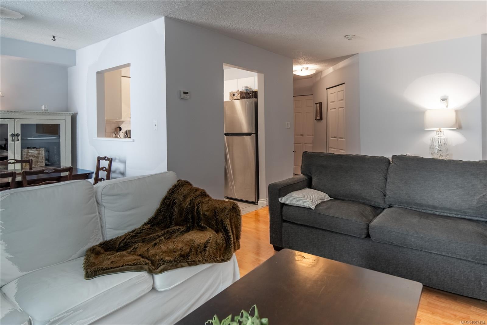 304-832 Fisgard St — listing photo 9 of 27