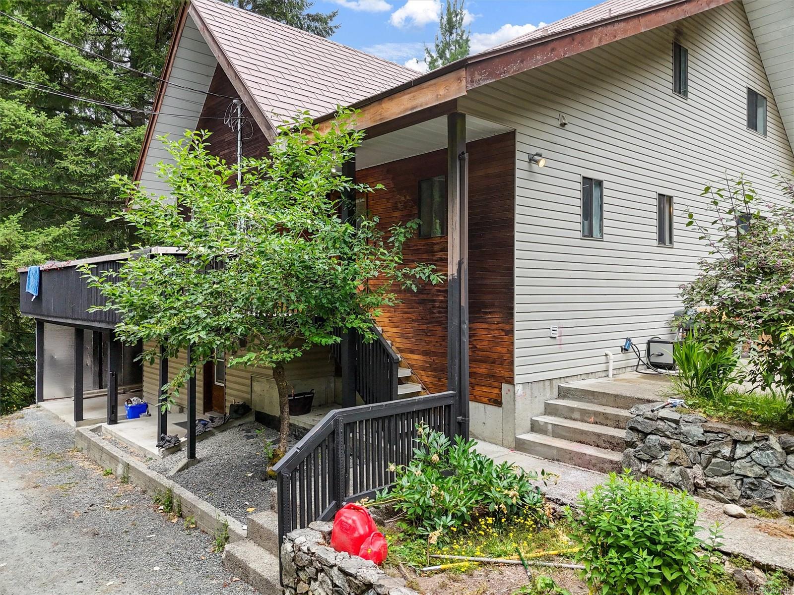 2099 Shawnigan Lake Rd — listing photo 6 of 57
