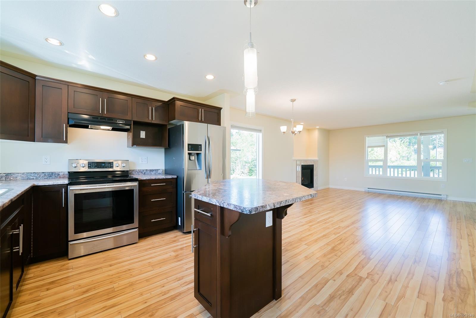 2145 Village Dr — listing photo 13 of 45