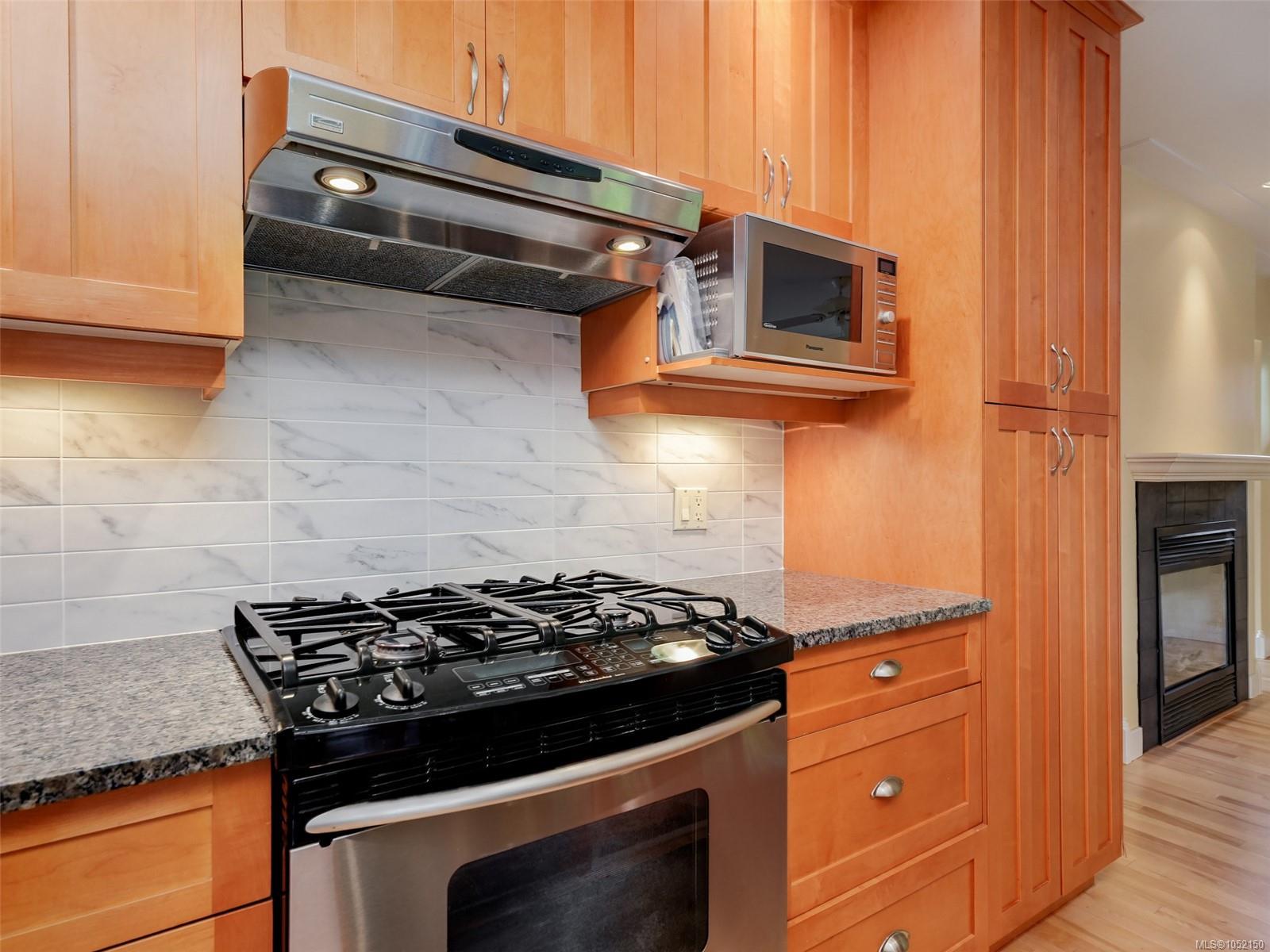 1158 Hadfield Ave — listing photo 6 of 44