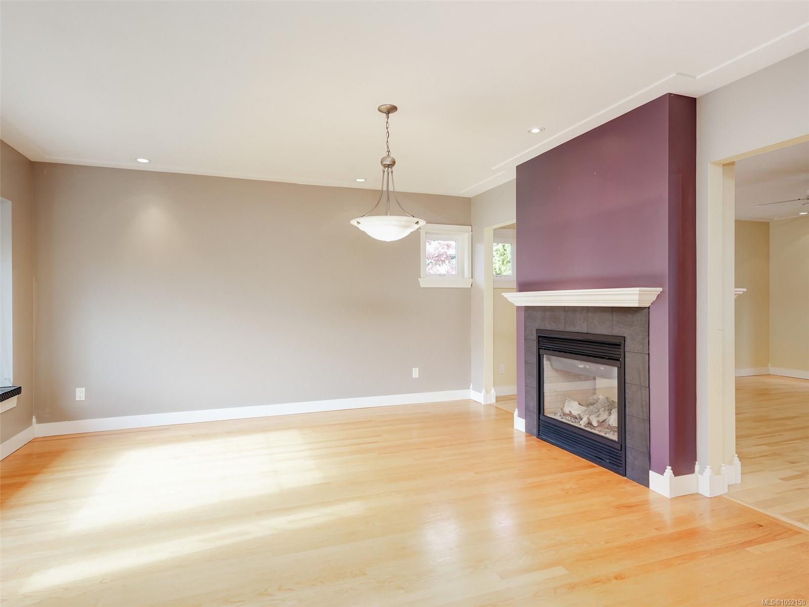 1158 Hadfield Ave — listing photo 9 of 44
