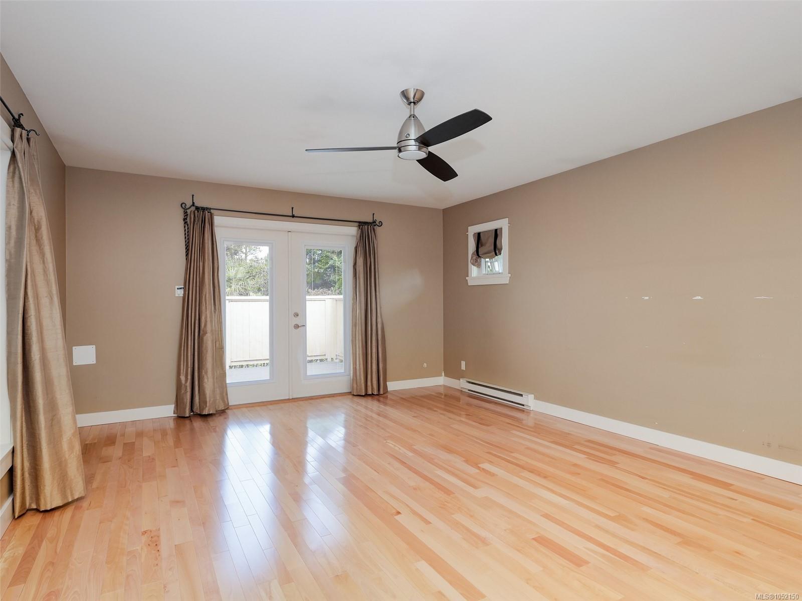 1158 Hadfield Ave — listing photo 10 of 44