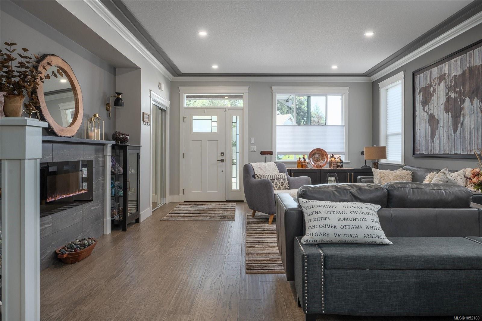 9048 Driftwood Dr — listing photo 11 of 71