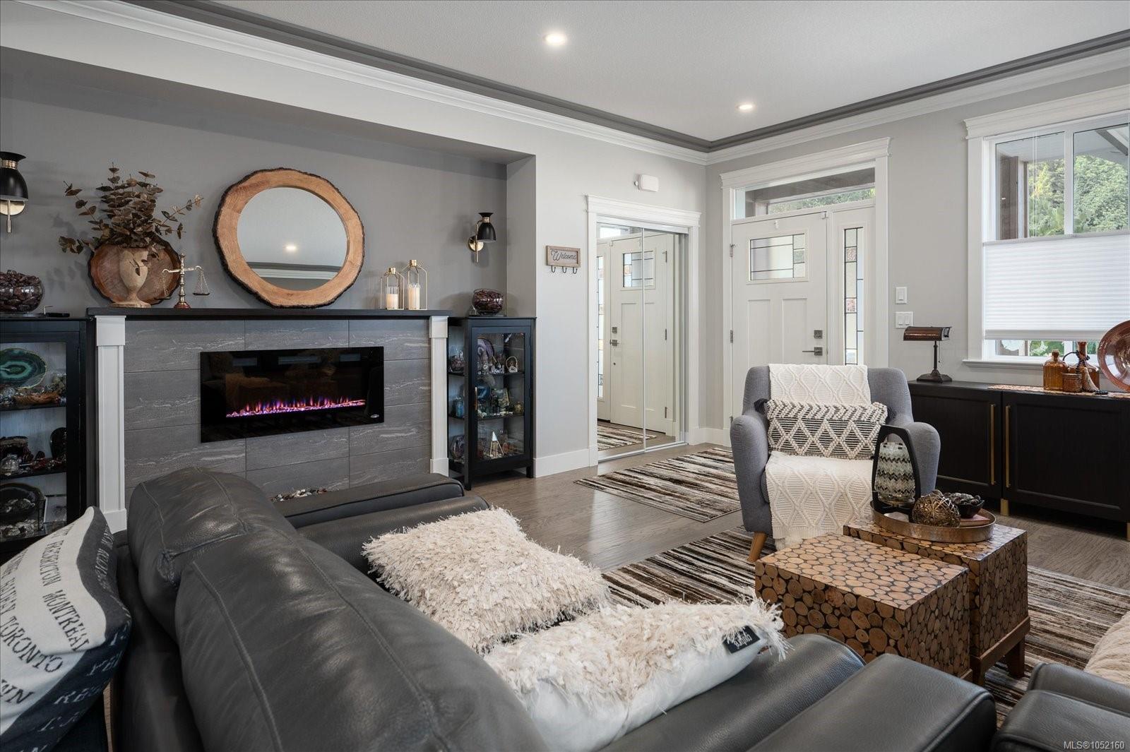 9048 Driftwood Dr — listing photo 12 of 71