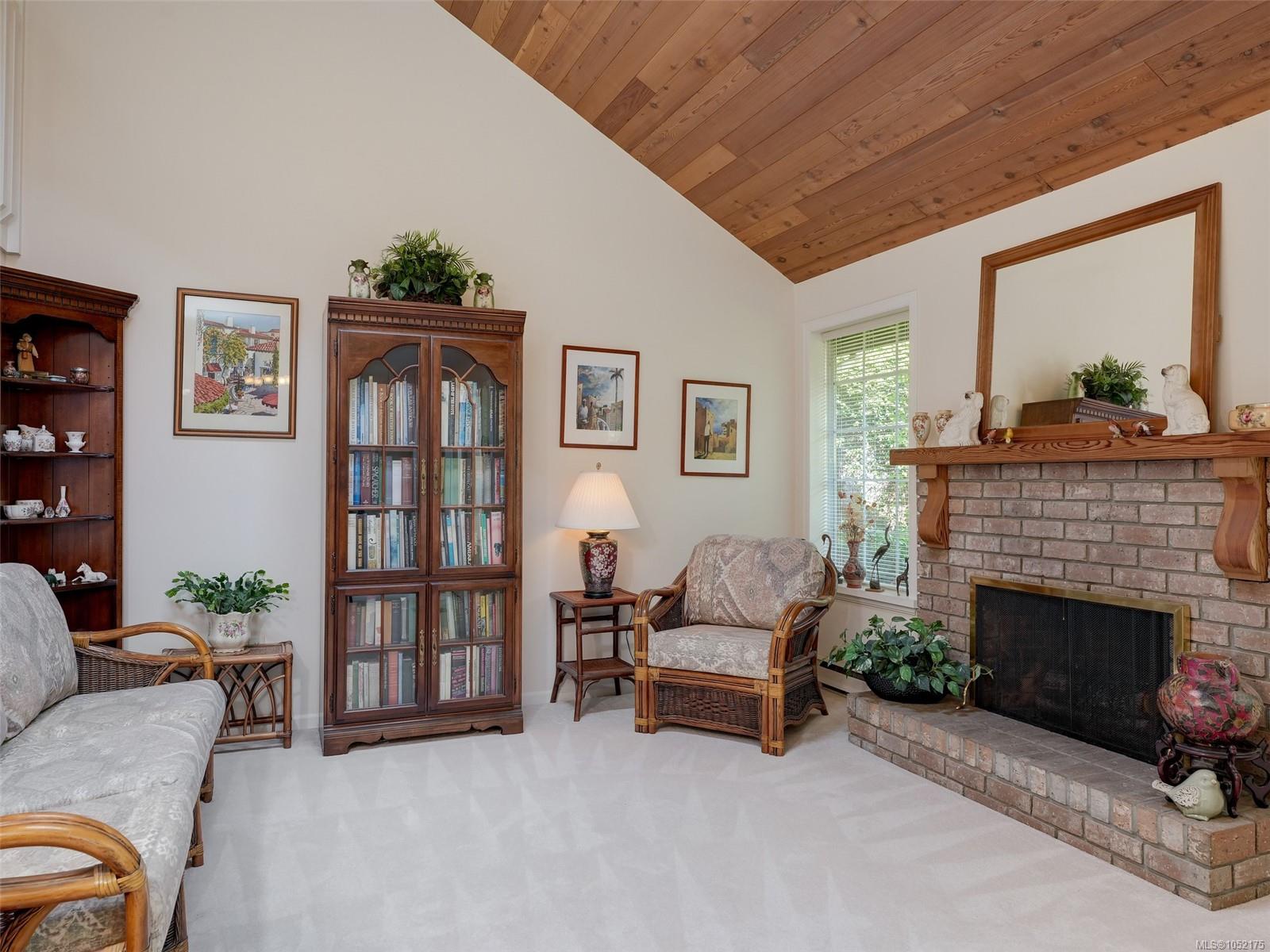 10-2566 Penrhyn St — listing photo 4 of 33