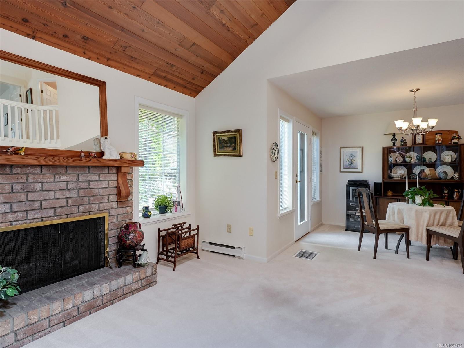 10-2566 Penrhyn St — listing photo 5 of 33