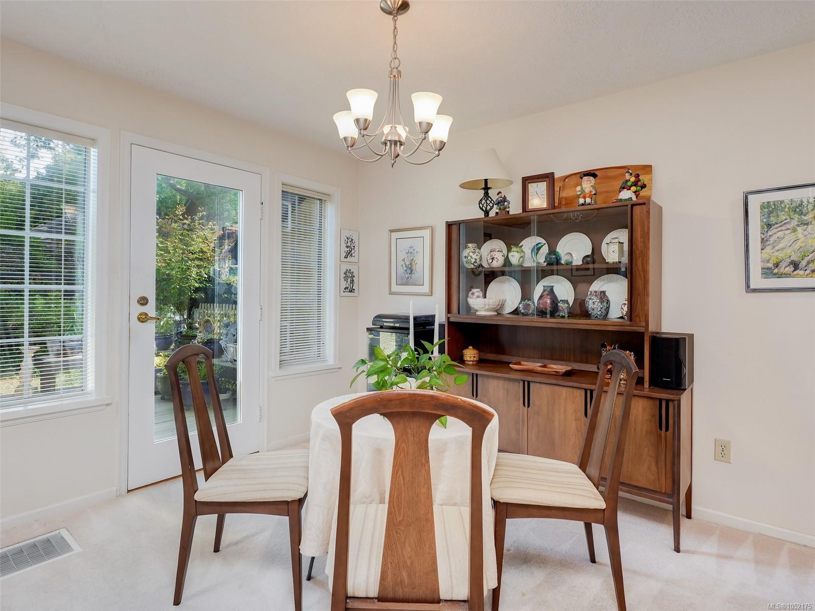 10-2566 Penrhyn St — listing photo 7 of 33