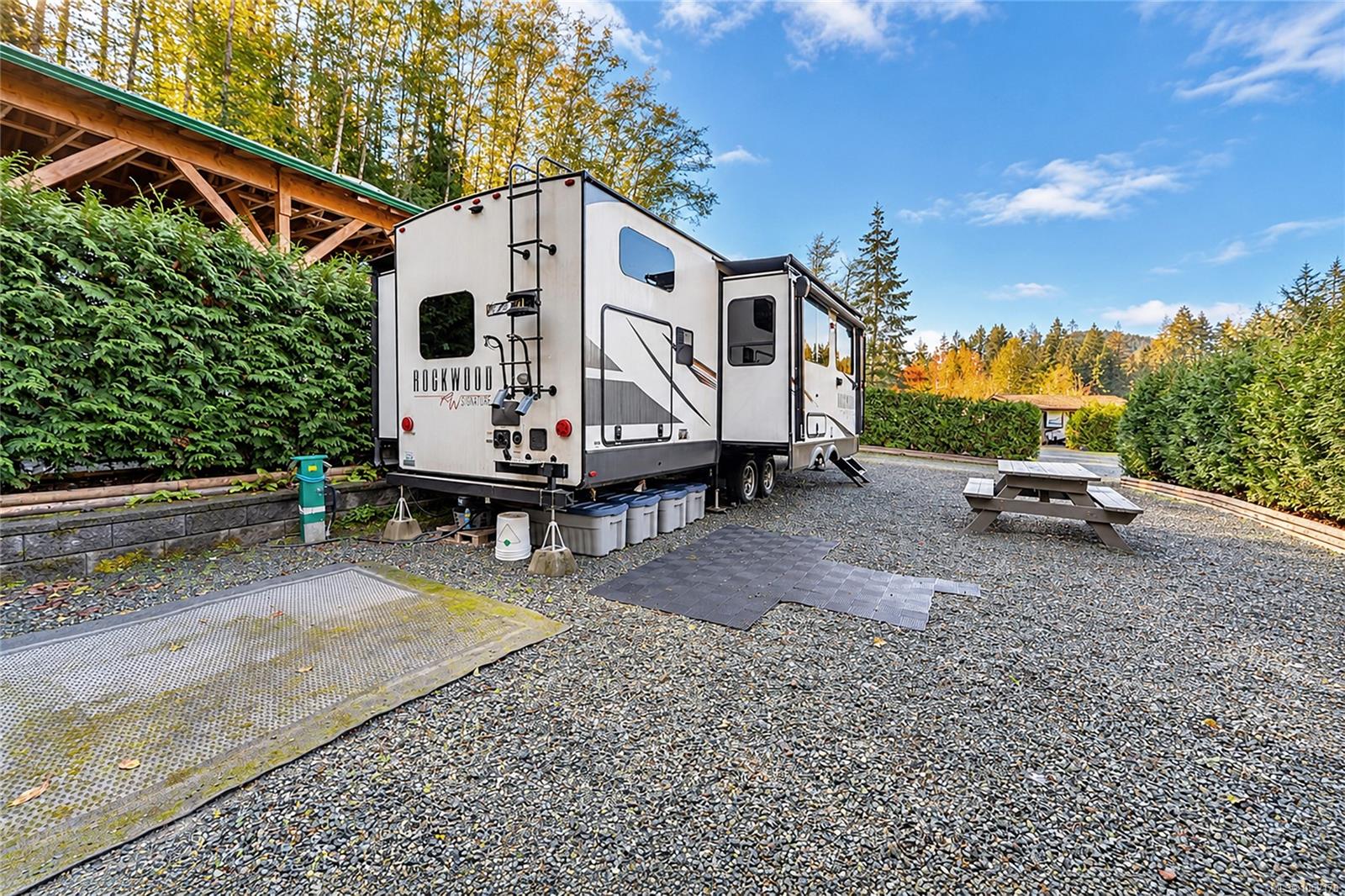 5-8631 South Shore Rd — listing photo 6 of 47