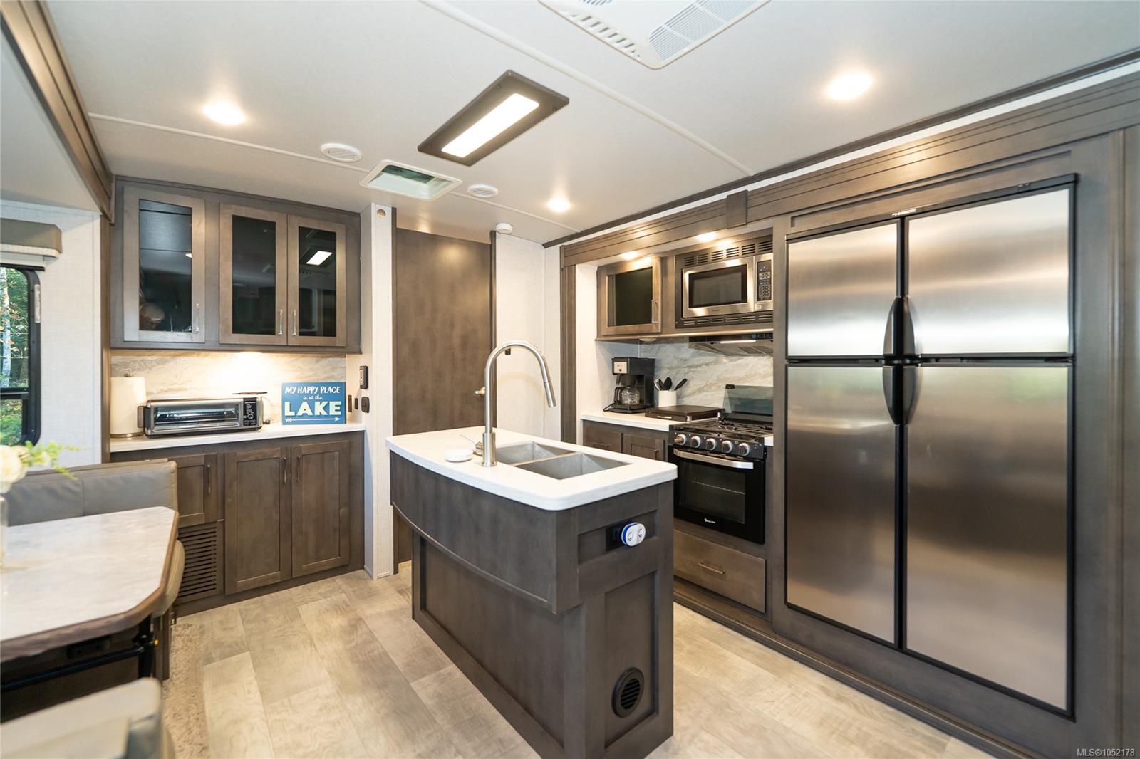 5-8631 South Shore Rd — listing photo 7 of 47