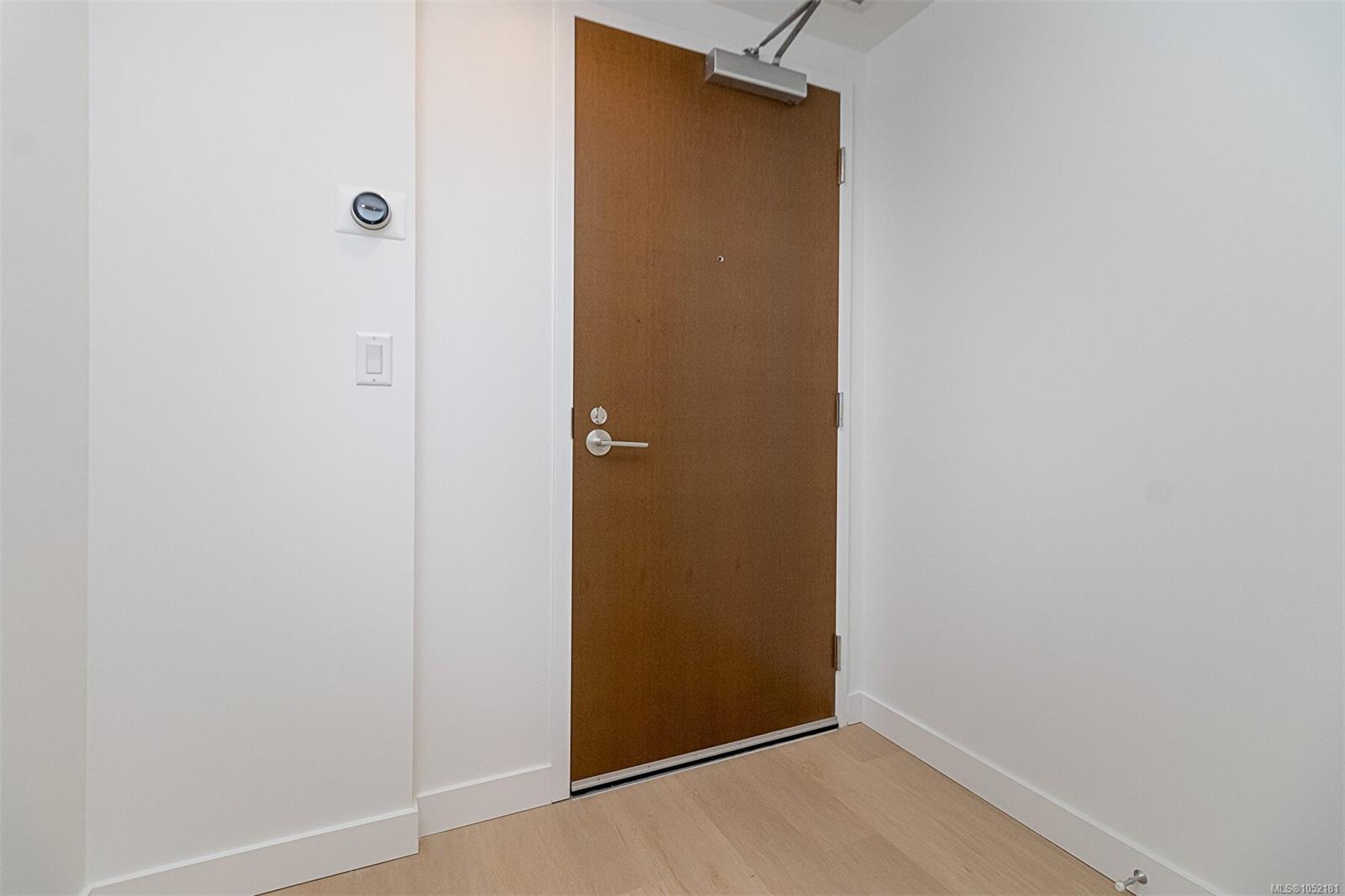 1010-1100 Yates St — listing photo 7 of 34