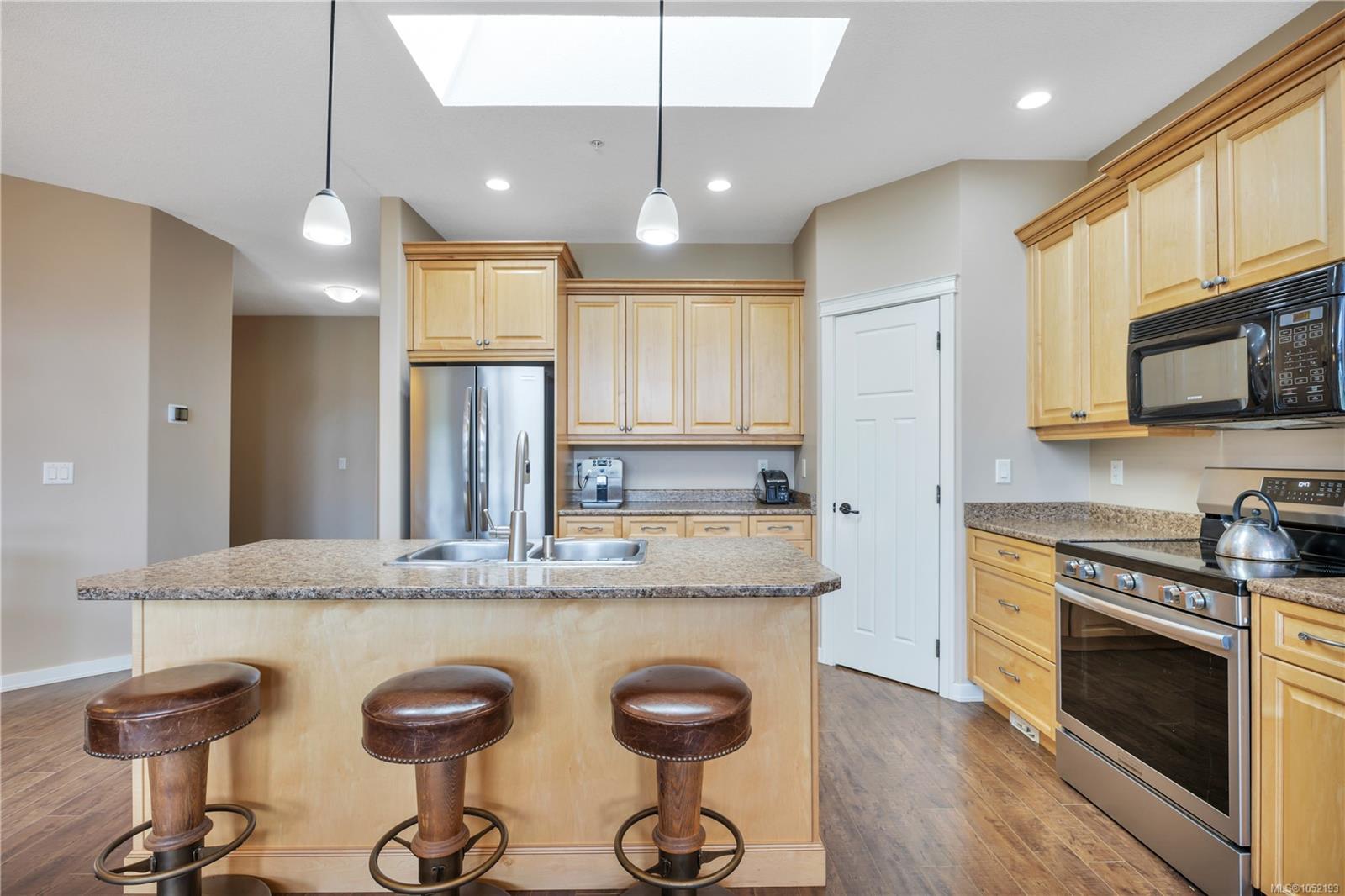 101-6245 PLEASANT RIDGE Pl — listing photo 14 of 76