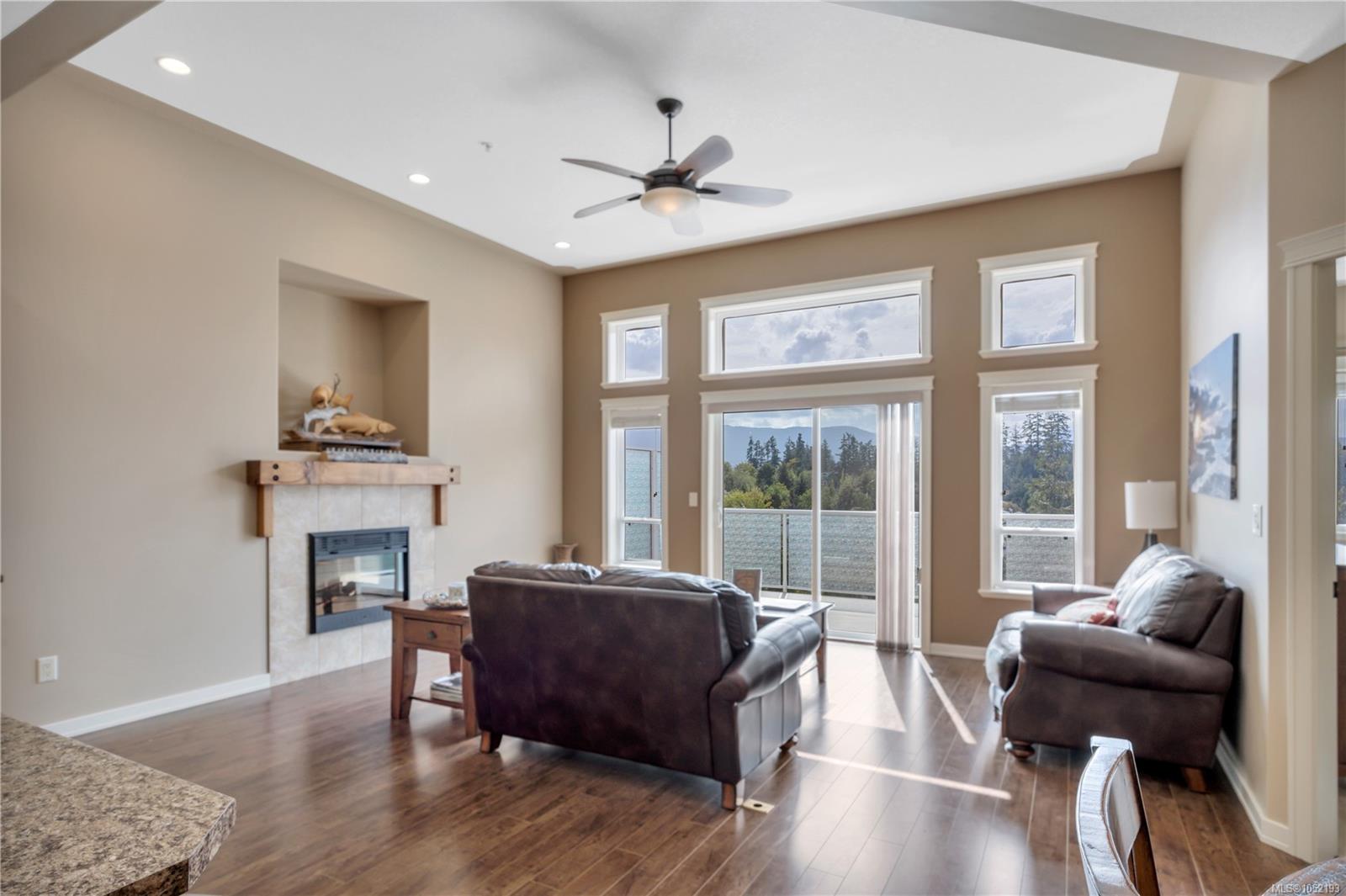 101-6245 PLEASANT RIDGE Pl — listing photo 4 of 76