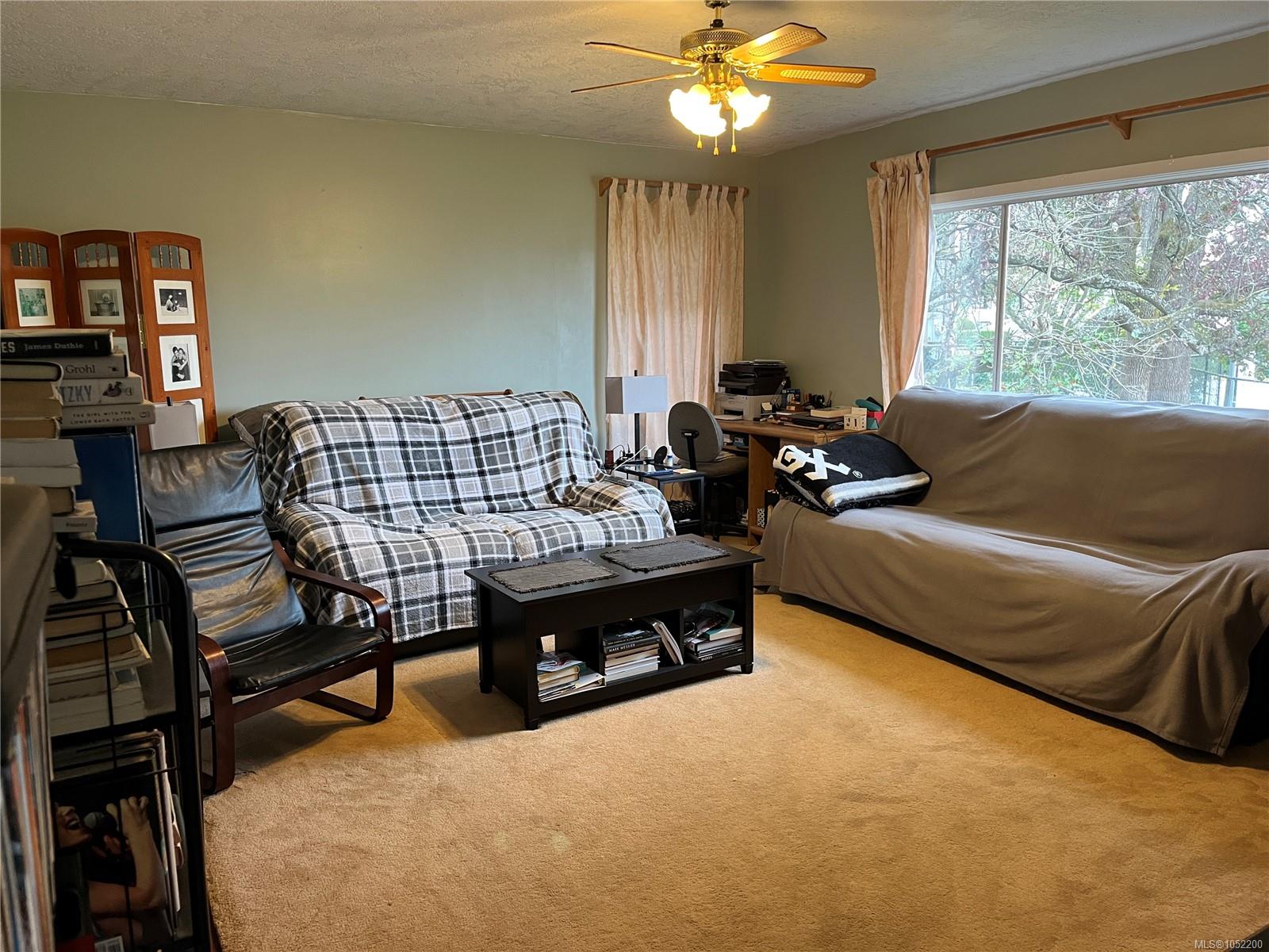 845 Old Esquimalt Rd — listing photo 13 of 20
